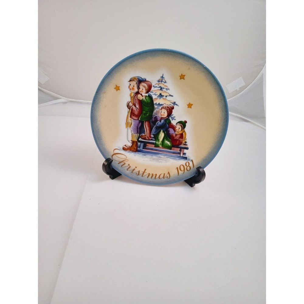 Schmid Berta Hummel A Time To Remember 1981 Christmas‎ Plate